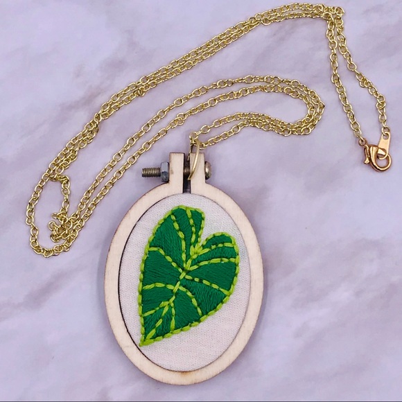 🏷SOLD🏷 HandSewn Leaf Embroidery Pendant Necklace - Picture 2 of 6